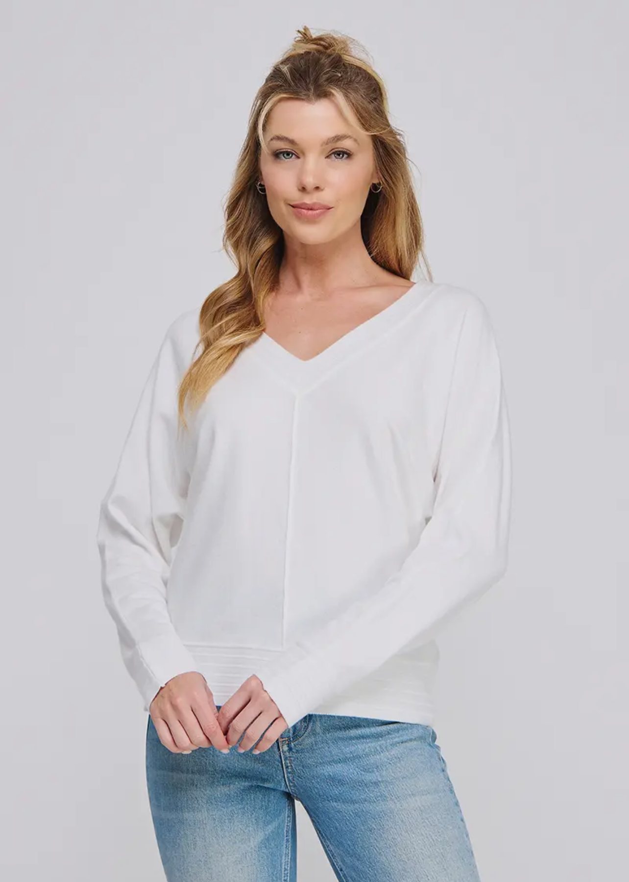 V-neck sweater- white